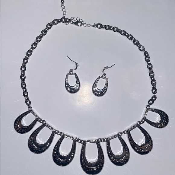 Silver Necklace and Earring Set - Picture 1 of 1
